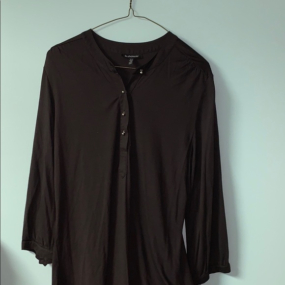 Black shirt from le chateau - Picture 1 of 2